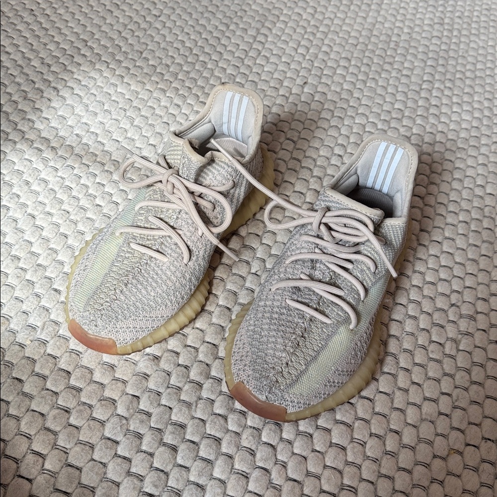 Yeezys size 6.5 men (fits women’s size 7.5) - Picture 2 of 6